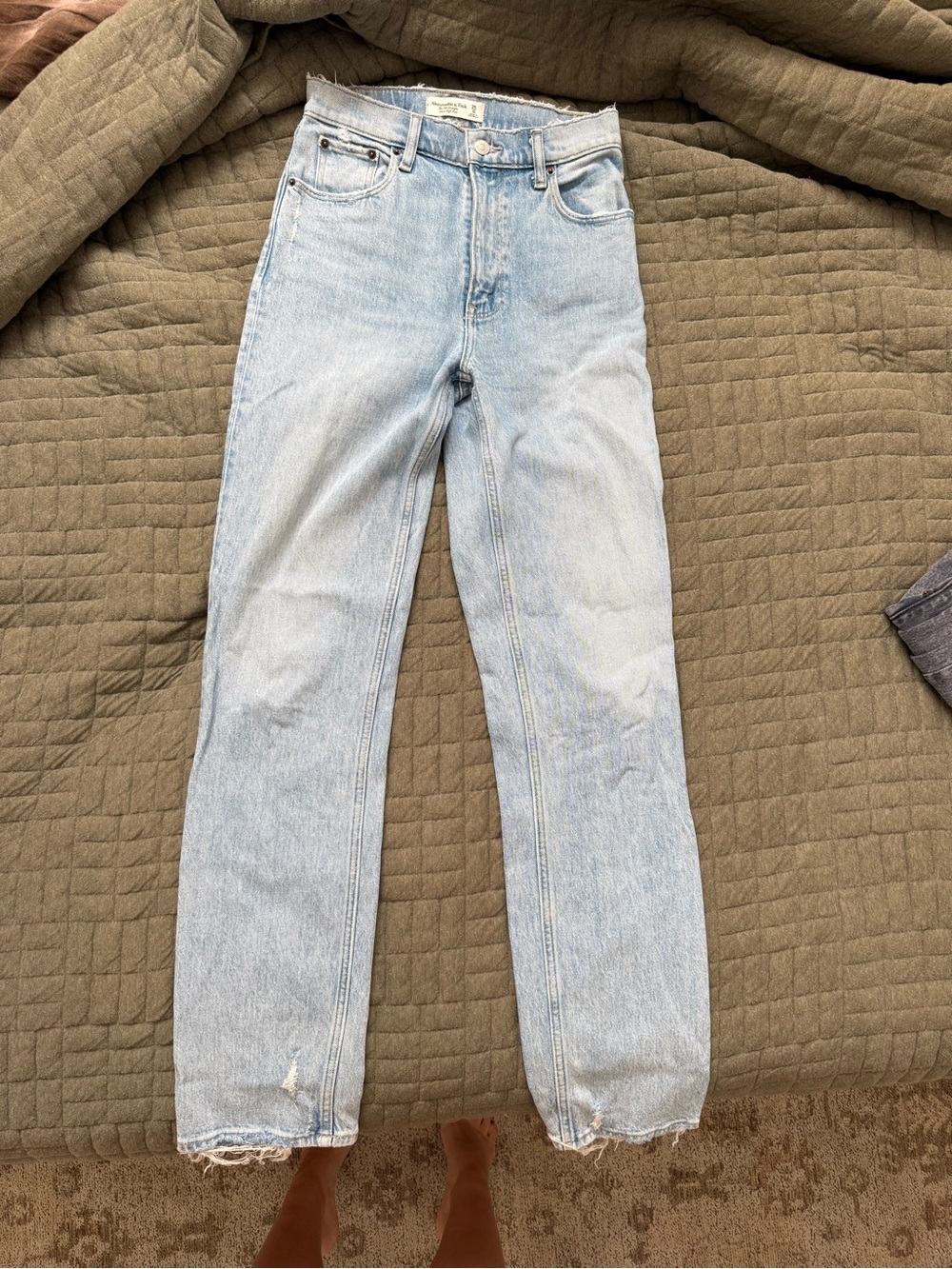 Abercrombie & Fitch Light Wash Straight Leg Women's Jeans